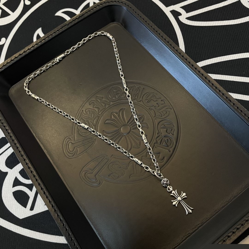 Ch**me He**ts necklaces